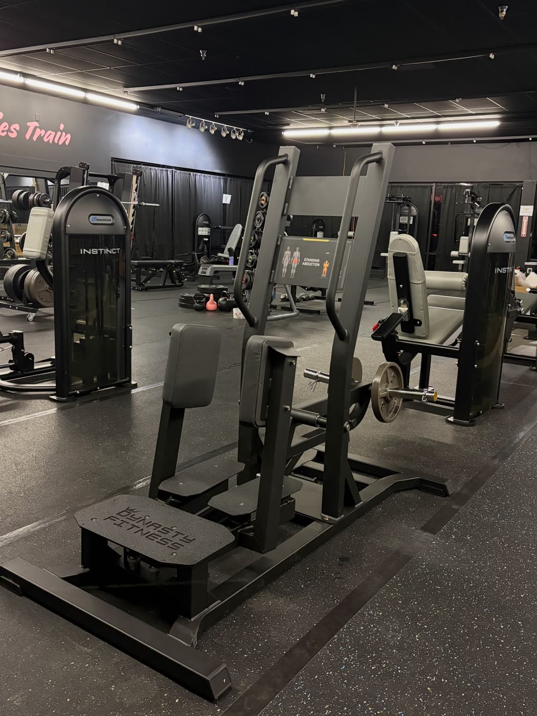 Standing hip abduction machine on the Selma floor